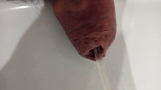 Langsame Masturbation und Sperma auf mein Bein