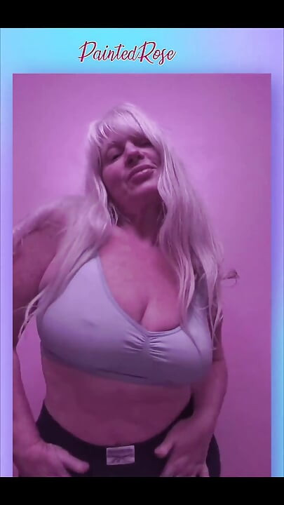 Tari ngentot: karena ini hari Jumat!