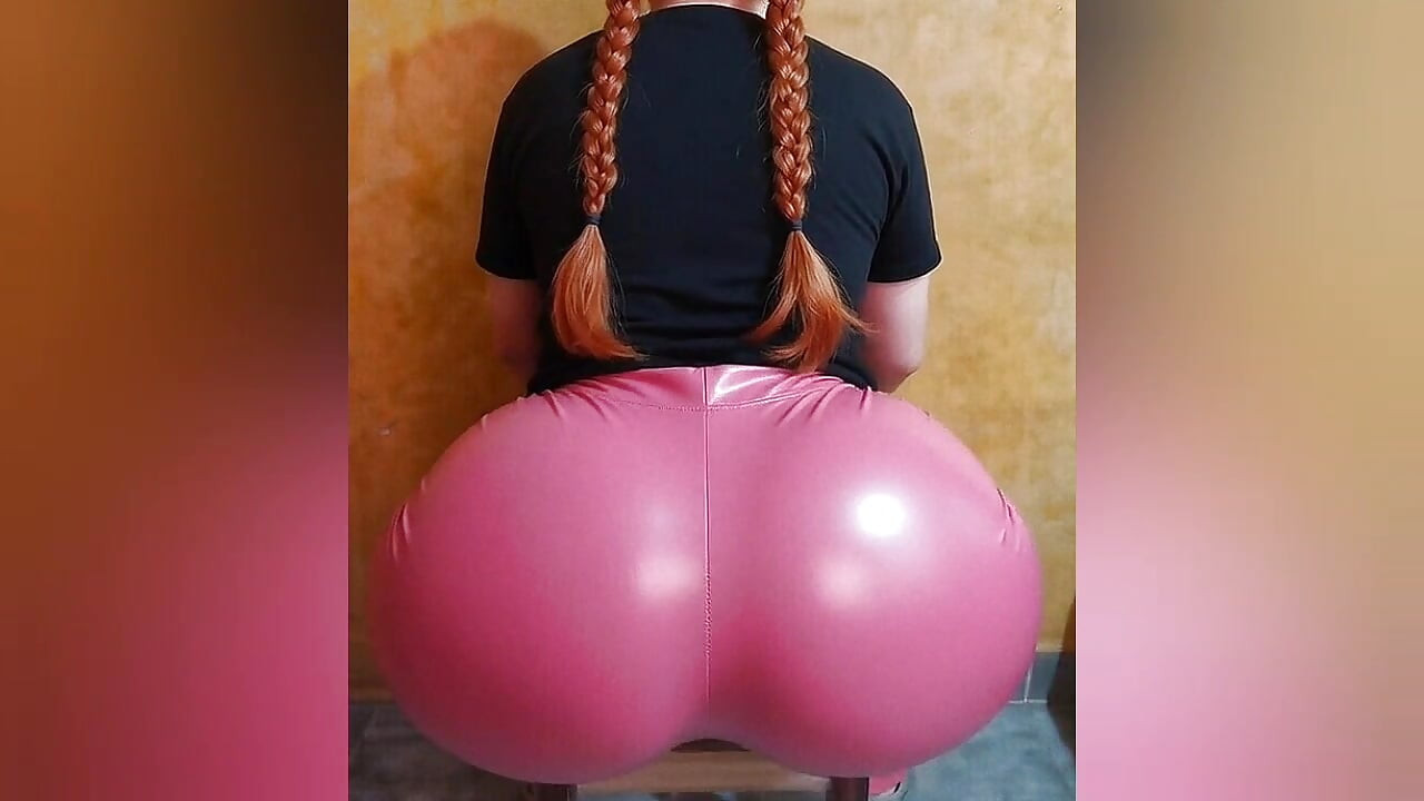 Hermosa trans en movimiento