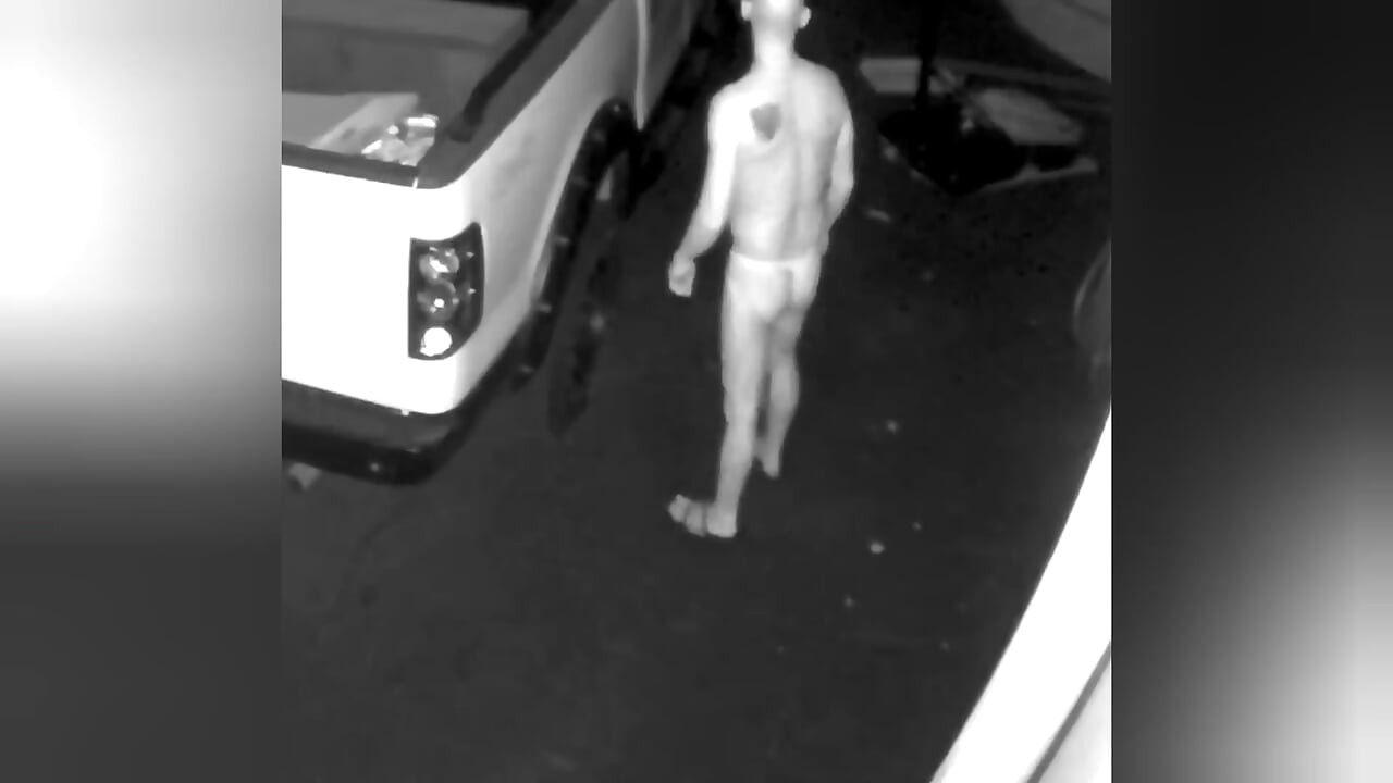 Οι εξωτερικές κάμερες με έπιασαν ξανά για την απόλαυση της προβολής σας