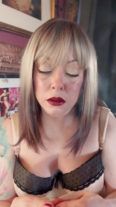 One In Each Hand! Tina Snua Smoking 2 Cork Cigarettes At Once - Drifting Smoke Smoker OMI OME