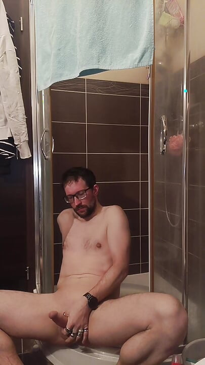Jerking off a Cock in the Shower