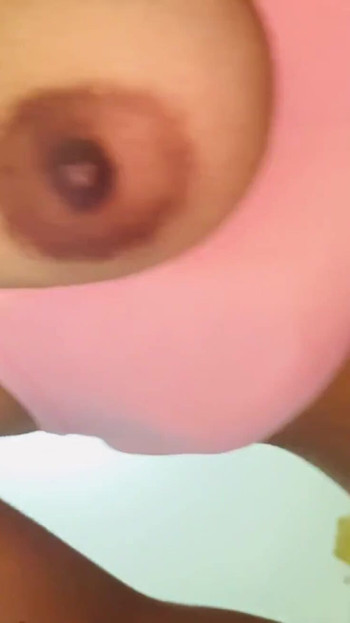 Ikonischer moment aus "Muschi fick gute dame hat sex mit muschi-schwanz"