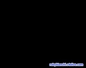 Молодая девушка с волосатой киской и большими натуральными сиськами ...
