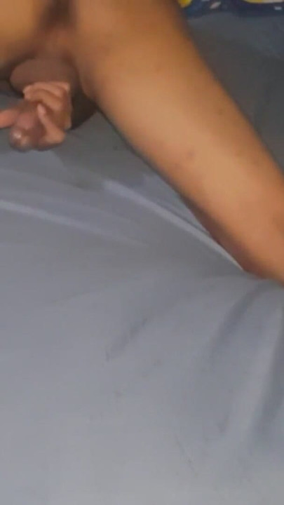 Cậu bé châu Á thủ dâm một mình trong nhà nội trú | Đoạn video ngắn 1