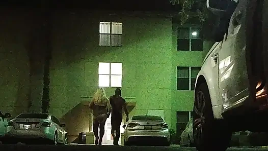 Halka açık Otel Otoparkında Iç Çamaşırlı Kalın Iri Güzel Evli Kadın! Badblondiemonroe