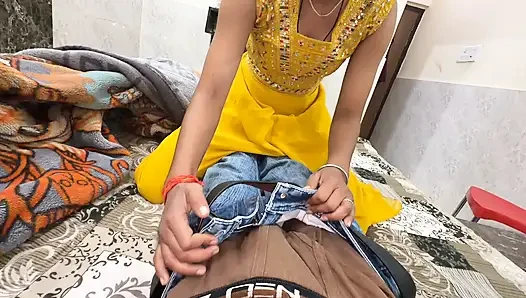 Ketika saudara tiri membuat isyarat yang salah kepada saudara tiri, saudara tiri juga tidak meninggalkan kesempatan, menempatkan penis i