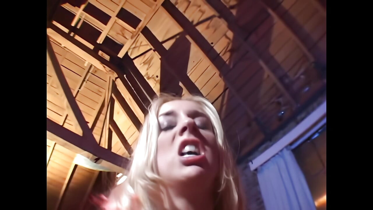 केली वेल्स: मेरी गांड को जोर से लो और रुको मत!