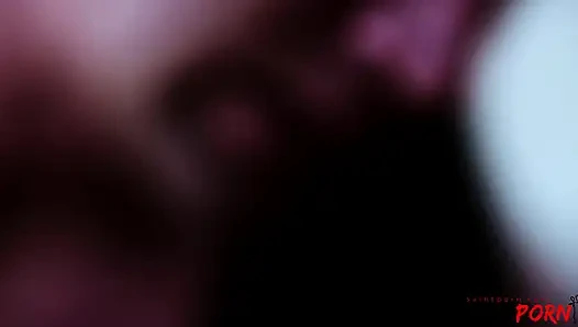 Seksi editör Amica Bentley yazarı ihanetin erotik yolculuğuna çıkarıyor