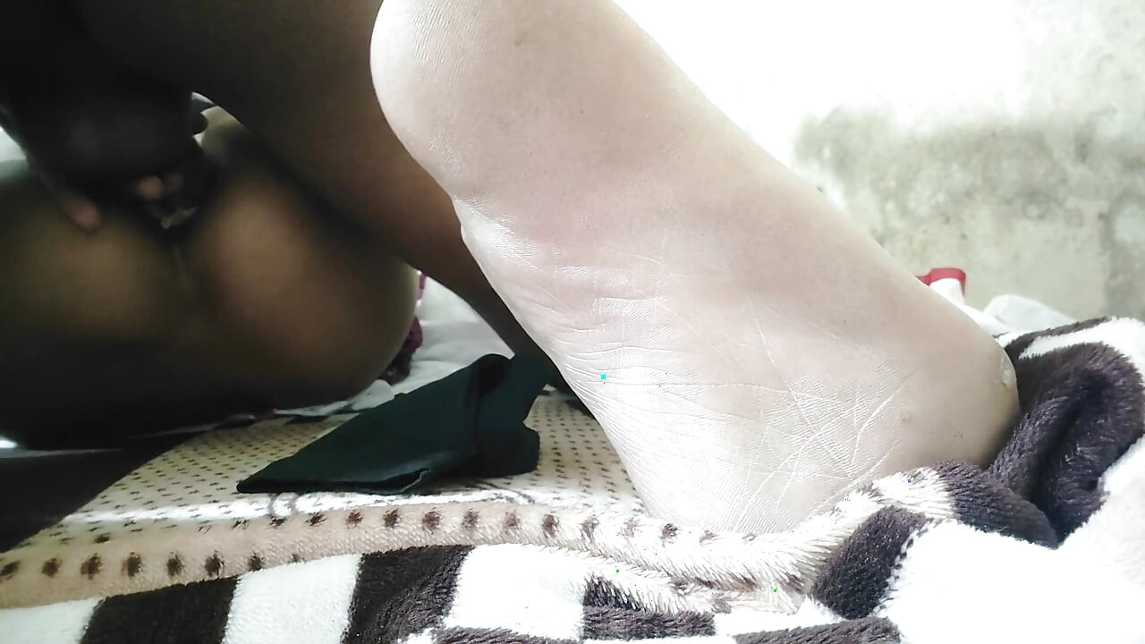 Komal Bhabhi Ke sath Delhi Hotel Ke Andar Nanga krke Pela Bina Kpde Ka