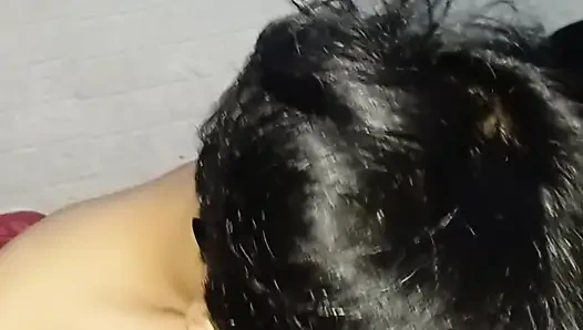 Erkek arkadaşıyla birlikteyken komşuya bağırdı