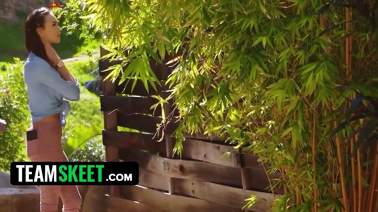 Petite Charity Crawford ejaculação interna - filme completo