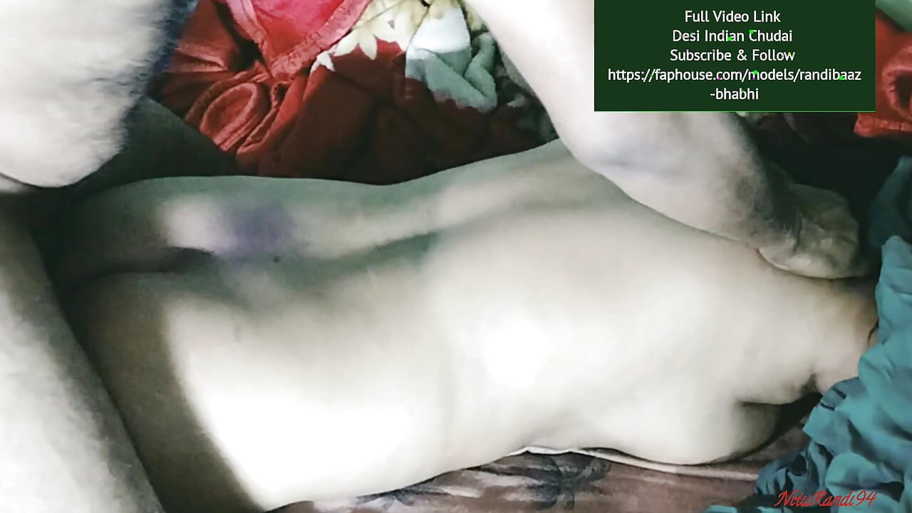 Horny Desi Bhabhi Body Massage and Fucking