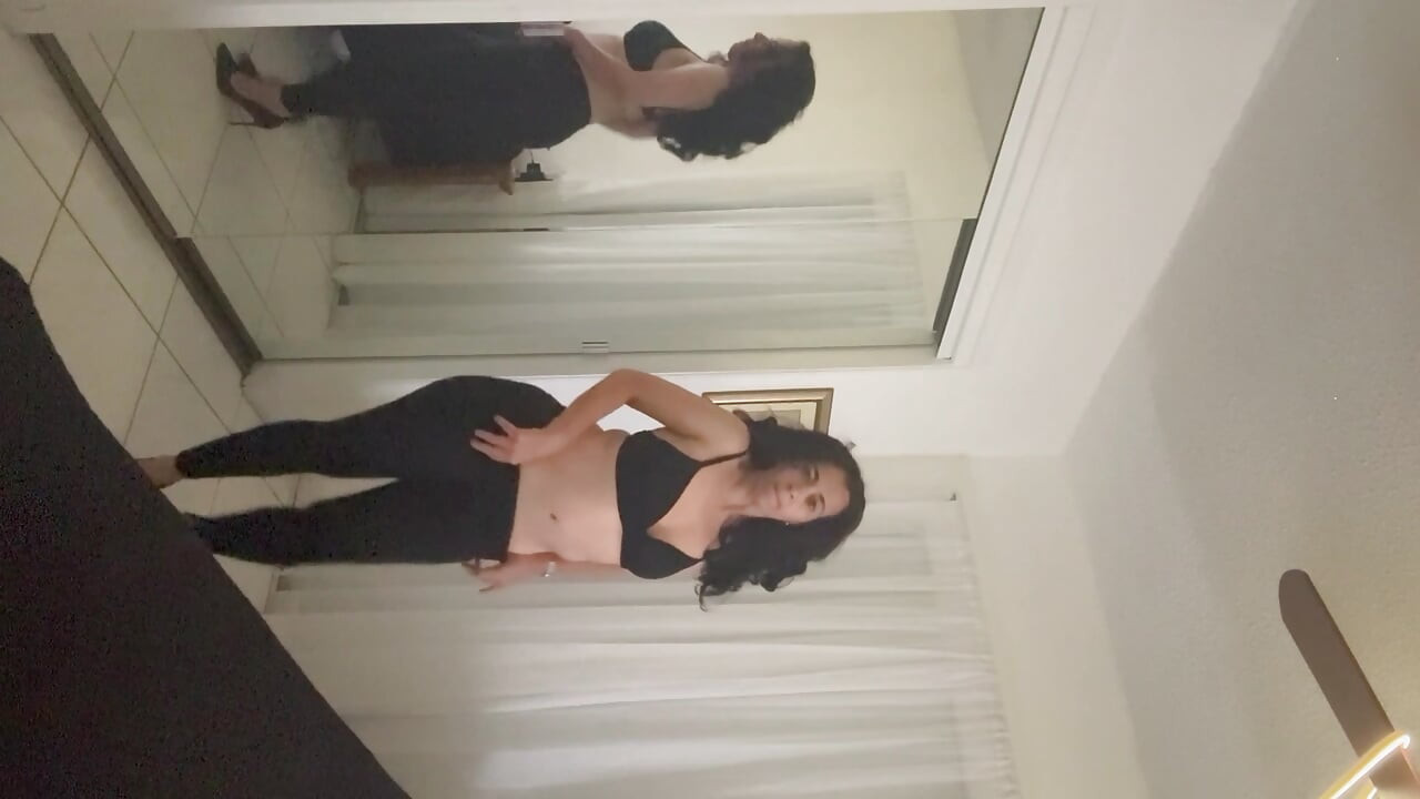 Desire me and enjoy me while I dance