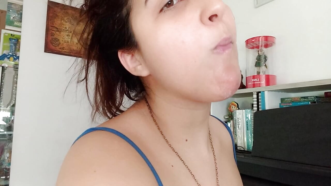 Fazendo Enormes e Bagunçadas Bolhas de Chiclete - Bunny Looner