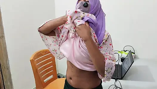 Kakak ipar india berhijab promosi ngentot sama bosnya desi xxx