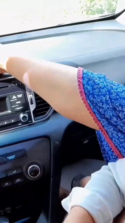 Selena's Feet Posing and Blowjob in a Car