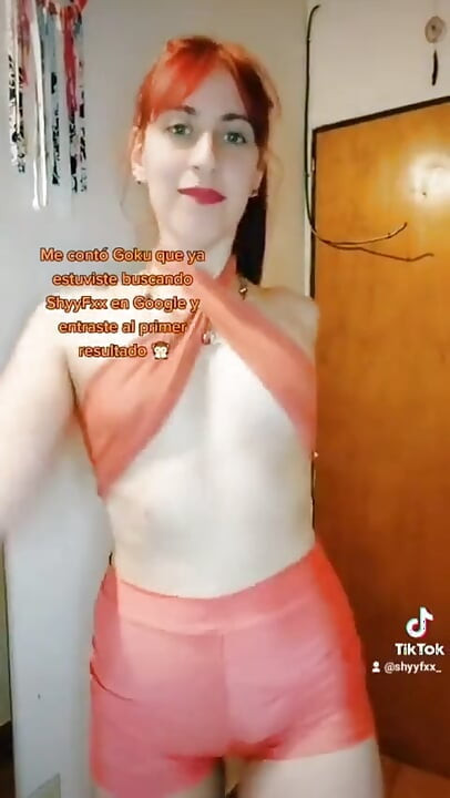 Shyyfxx Faz um Striptease Just for You!