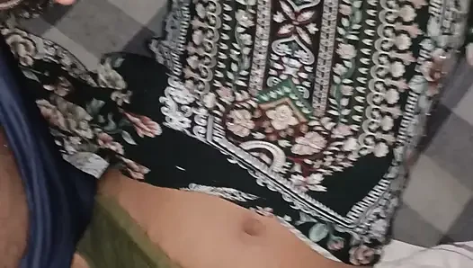 Mene meri soteli bahan ko pel diya