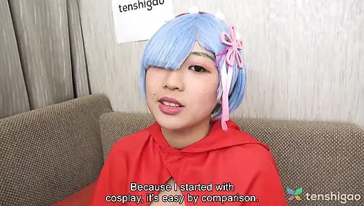 Riho machida dengan kostum animenya saat dia mengunjungi kita hari ini