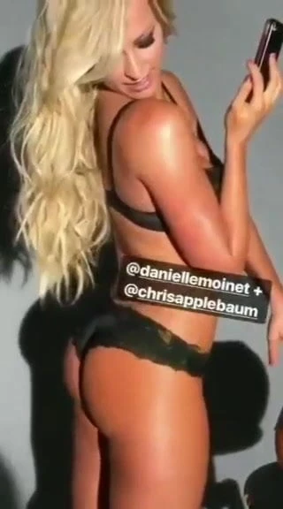WWE Summer Rae Shakes Her Ass for 5 Minutes