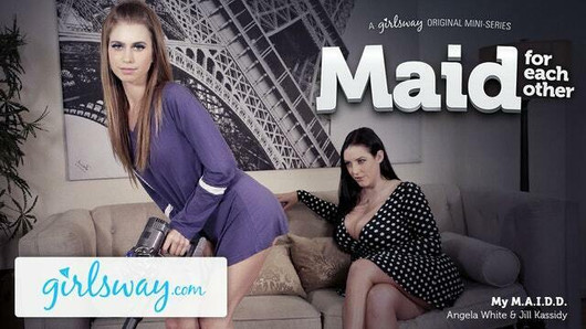 Girlsway - cycata mamuśka Angela White ostro jeździ na swojej robotycznej pokojówce