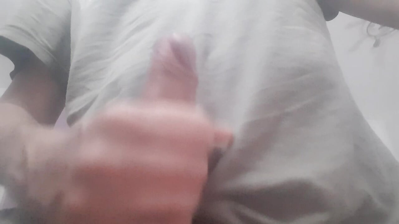 在沙发上抚摸我的鸡巴