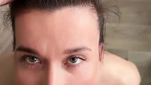 Bu adam da öyle, bu yüzden tüm spermi emdim.