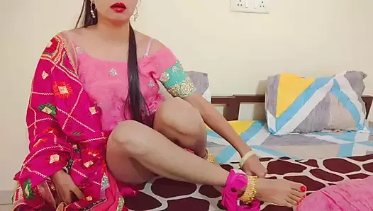 Индийская дези замужняя сводная сестра изменяет своему мужу и трахается с фут-фетишным сводным сводным соблазнением в хинди аудио
