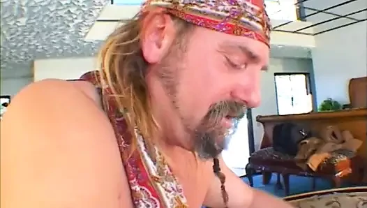 Luscious chicks take turns sucking a dick in a threesome