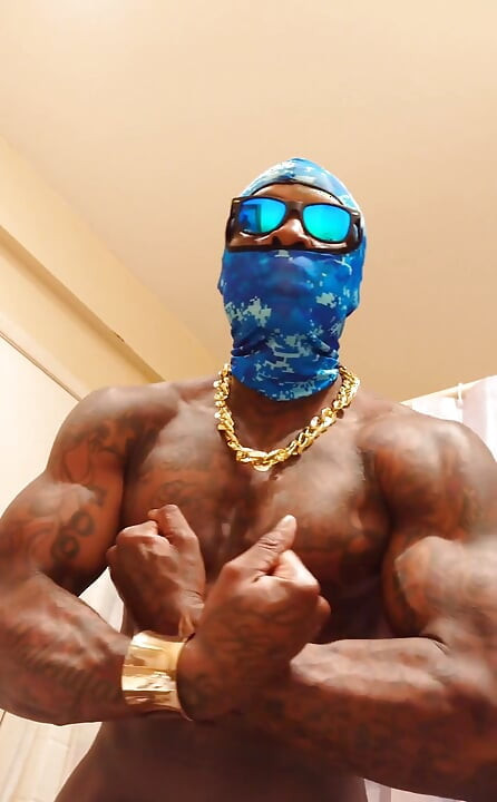 Siyah kıllı yarak ve taşaklar hallelujah johnson - bölüm 29