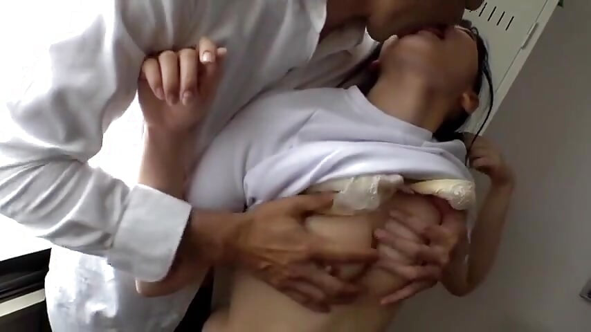 Sam w spokojnych budynkach, sekretny moment z nią się zaczyna