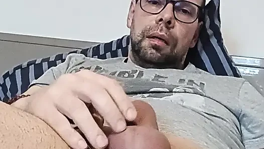 Exhibition and insults with a guy who loves my cock