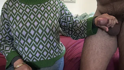 Gerçek üvey anne 40 yaşındaki bakire üvey oğluna mastürbasyon yapıyor