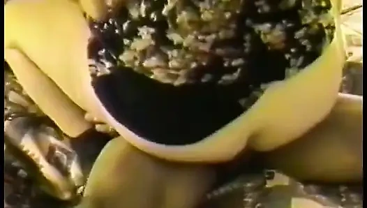 Pejantan hitam meniduri kontol panas mengisap istri pantat besar di memeknya yang sempit