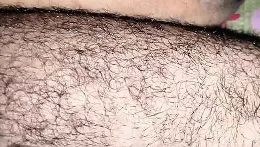 Ada yang mau nonton video rekaman seks bithi bhabi favoritmu yang lagi sange? Beri tahu kami di komentar bagian 2