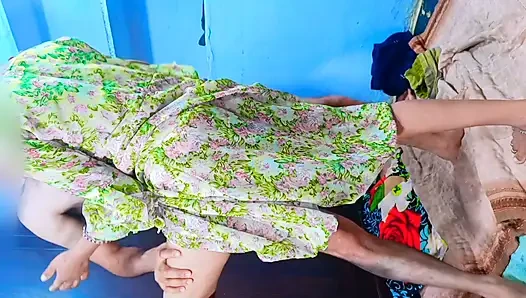 Memek toket imut gadis hot +18. Guru ne ghar bulakar seks ki tution di