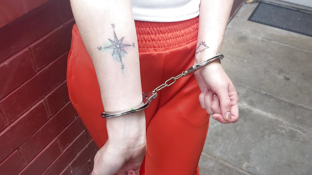 獄警脫衣搜身與腋下戀物JOI