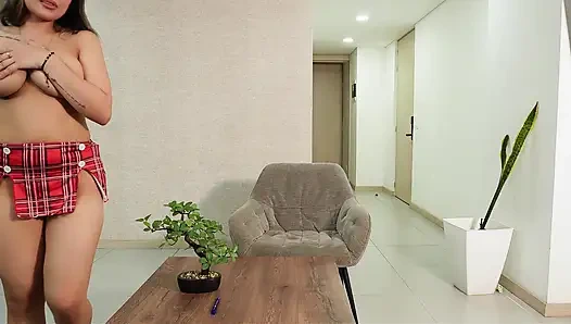 Точка зрения: Я соблазняю режиссёра и отдаю ему свою розовую киску, чтобы он передал предмет