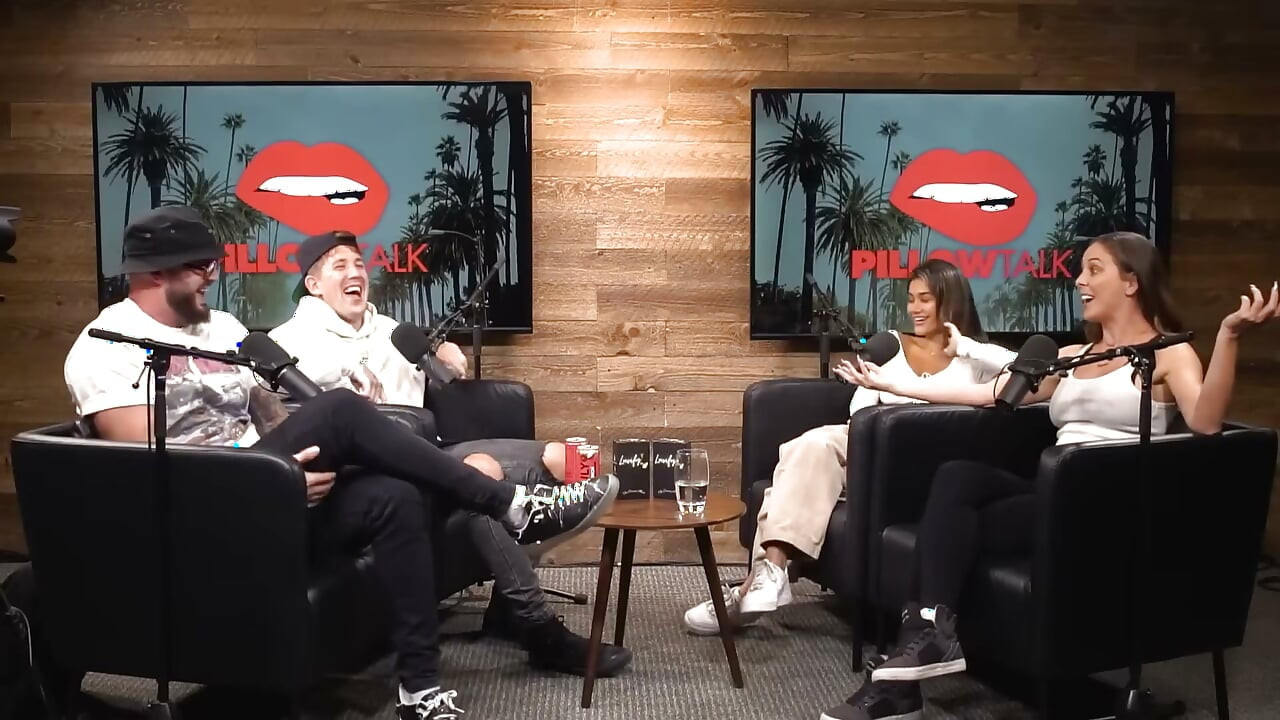 Cherie Deville ontmoet Sara Rose in podcast studio