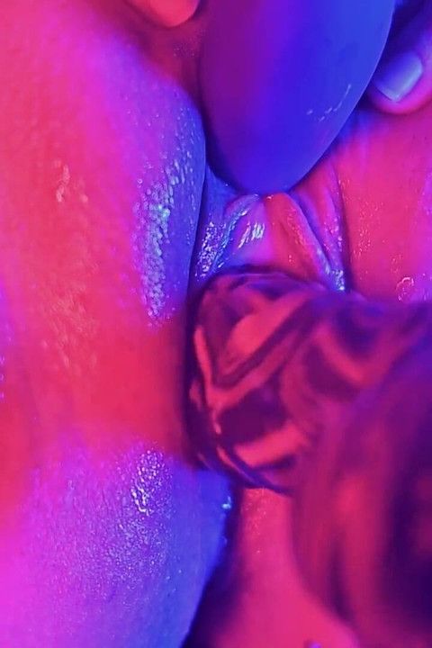 حواف دسار سميك تسبب لي النشوة الجنسية الشديدة