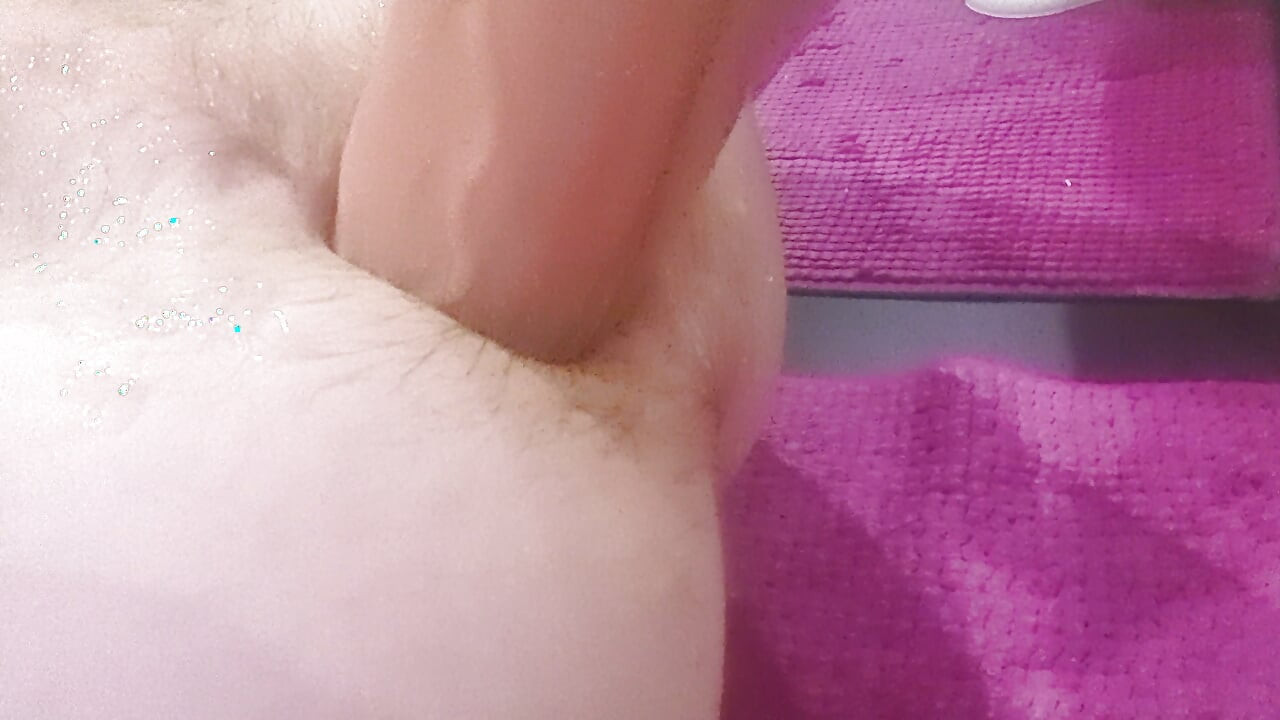 Nedbalý velký dildo anál se spoustou roztahování