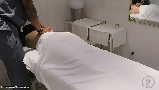 Legit-massage-klient bekommt ein happy end