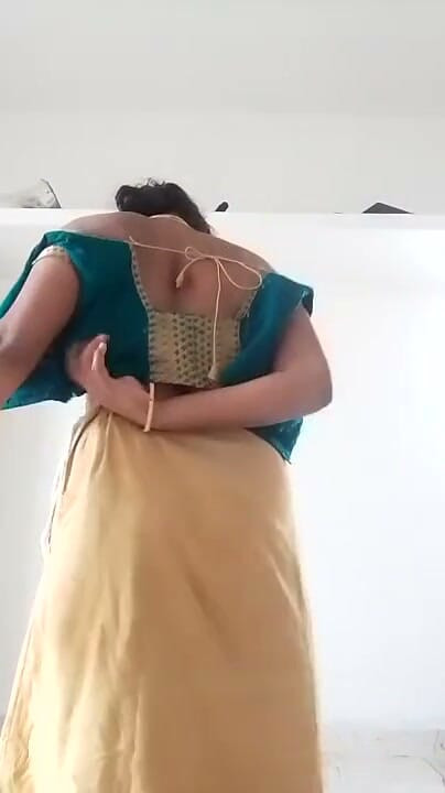 Swetha tamil wife saree strip record video | Clip 1
