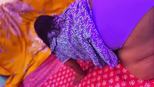 Suudi ateşli hizmetçi yatağımı temizlerken büyük göt kıyafetlerini çıkarıyor ve ateşli oluyor ve gördükten sonra mastürbasyon yapıyorum