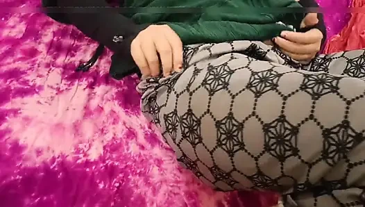 Индийскую тетушку Sunisha бхабхи жестко трахнул деревенский паренек