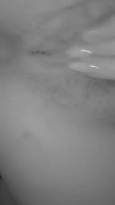 我把我丈夫的阴茎放在嘴里，这样他就可以用精液填满我...真是个荡妇...我喷在他的脸上。 | 短片 3