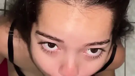 Güne lezzetli bir sakso ve o güzel yüzün sütlü ağzıyla başlamak için harika bir yoldur.
