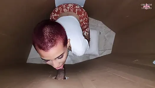 Glory hole: Carahoney bu penisle eğleniyor