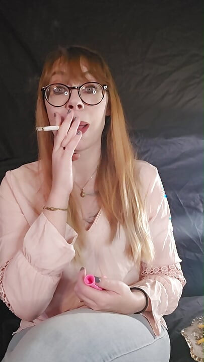 Smoking Fetish and Balloons - How much smoke is in my lungs?